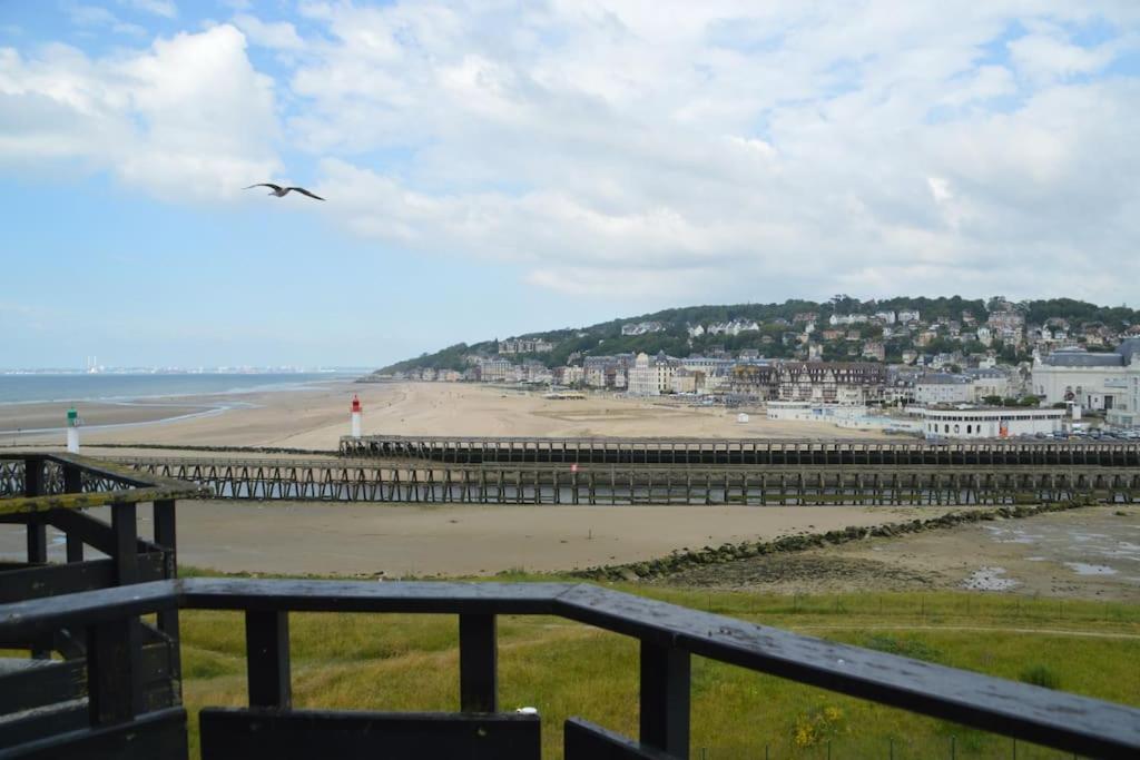 Mini-Duplex Cosy Avec Magnifique Vue Mer Deauville Bagian luar foto