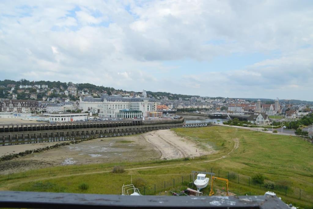 Mini-Duplex Cosy Avec Magnifique Vue Mer Deauville Bagian luar foto